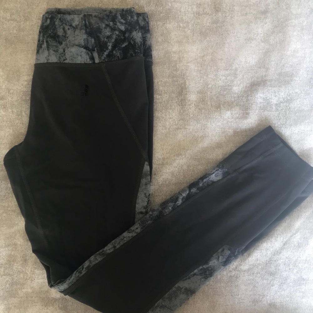 Women’s North Face full-length leggings